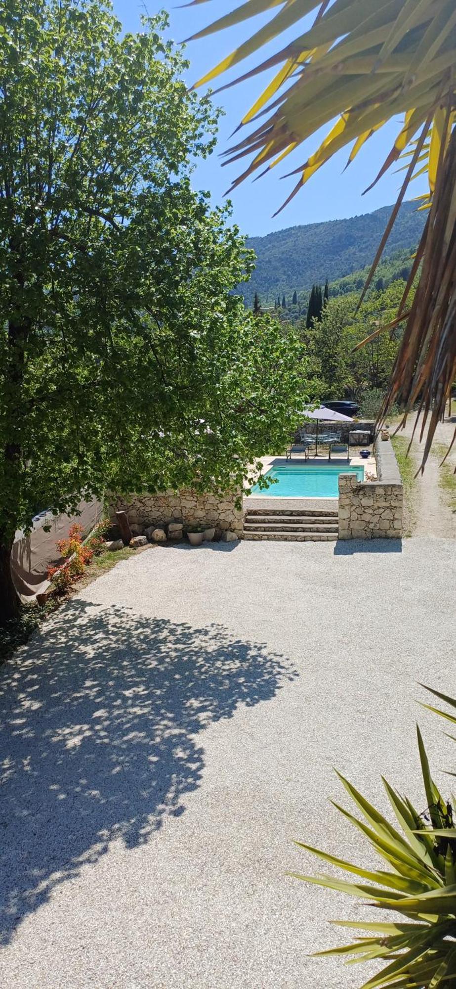 Le Domaine De La Feuilleraie Bed & Breakfast Coaraze Dış mekan fotoğraf
